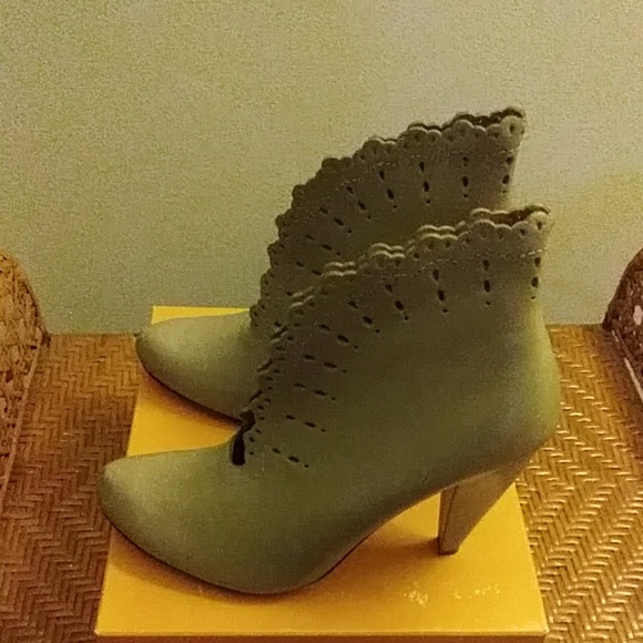 Booties - Picture 3 of 4